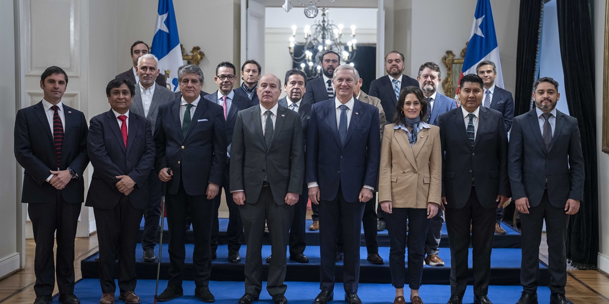 José Antonio Kast encabeza reunión de trabajo con gobernadores regionales José Antonio Kast encabeza reunión de trabajo con gobernadores regionales