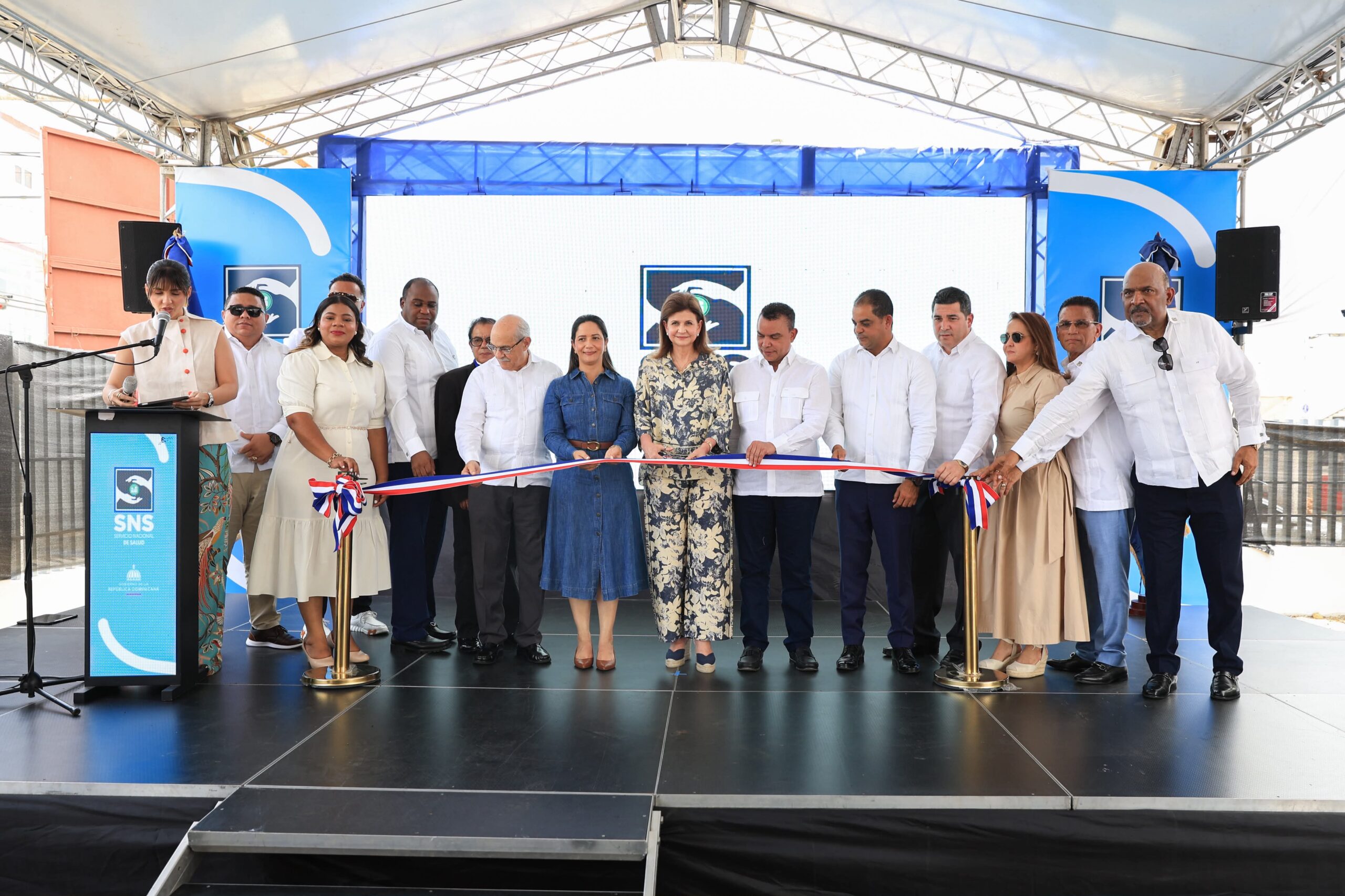 Vicepresidenta Raquel Peña y director del SNS entregan obras que fortalecen servicios de salud en Valverde, República Dominicana