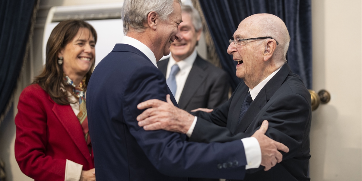 Presidente José Antonio Kast encabeza homenaje al Dr. Fernando Monckeberg y anuncia creación de premio nacional con su nombre Presidente José Antonio Kast encabeza homenaje al Dr. Fernando Monckeberg y anuncia creación de premio nacional con su nombre