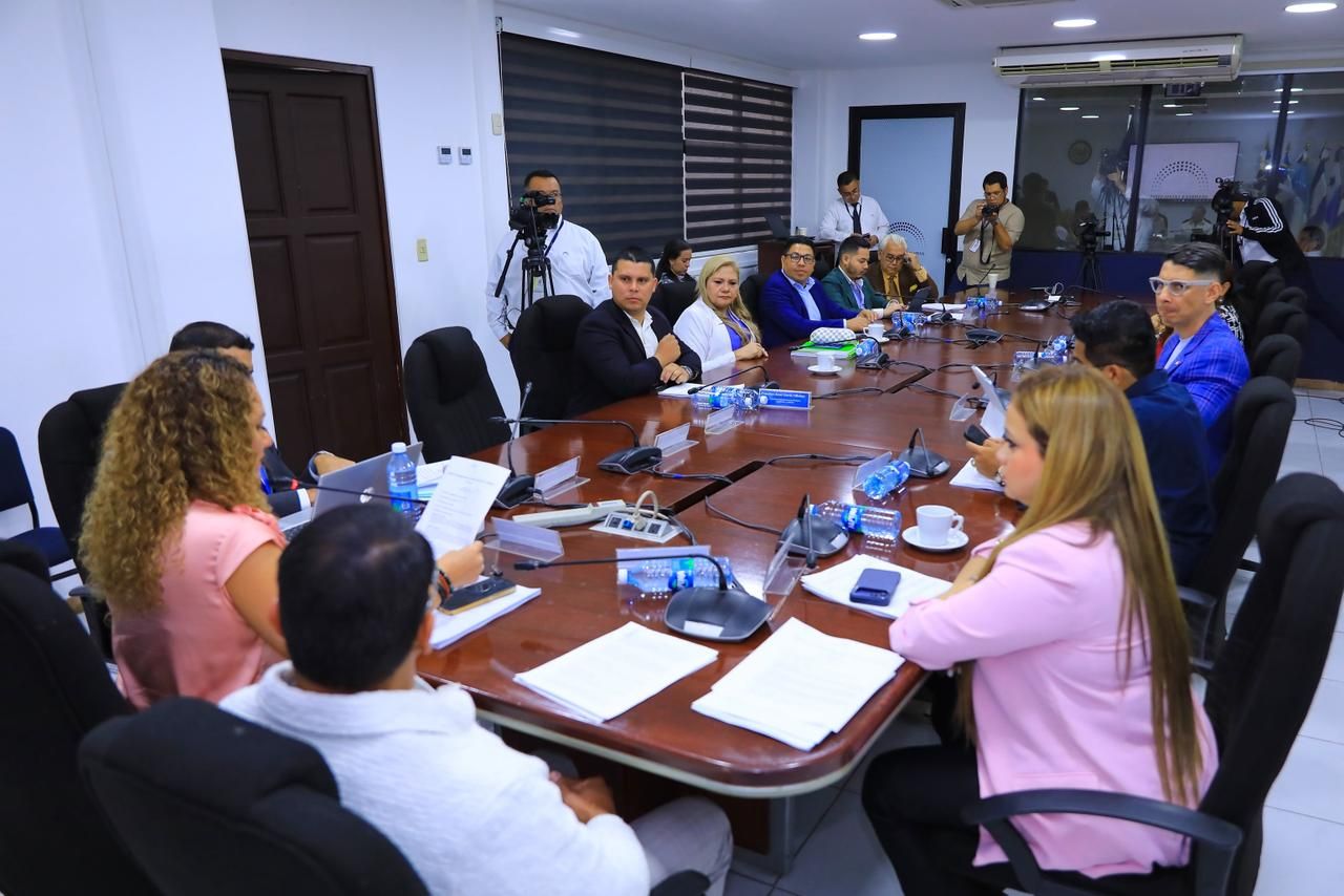 Ratificación de tratado internacional permitiría a diseñadores y empresas proteger dibujos y modelos industriales