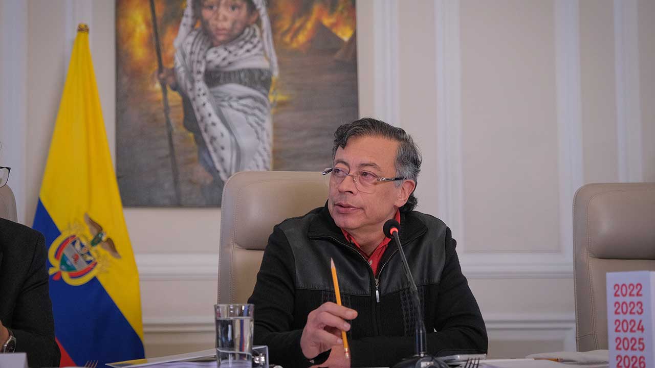 Director de la UIAF denuncia entramado criminal contra el sector salud que involucra a 168 personas