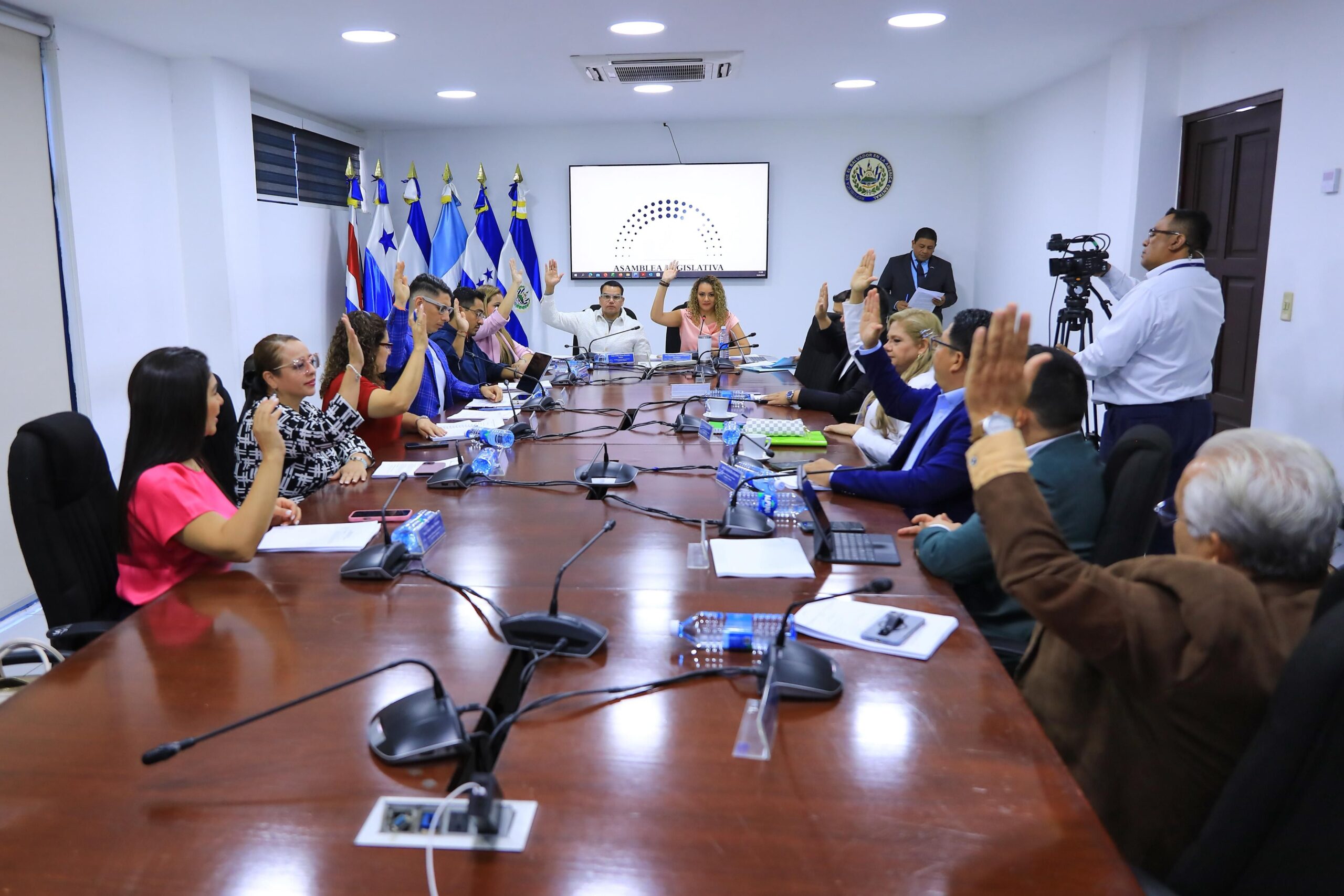 Respaldan la ratificación de la adhesión de El Salvador al Tratado sobre el Derecho de Patentes