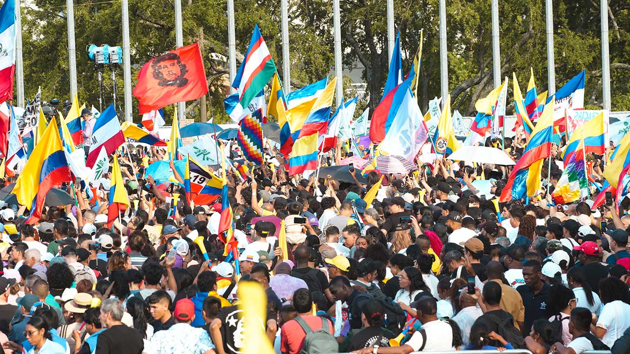 Petro pide a los colombianos votar masivamente por la vida y la libertad