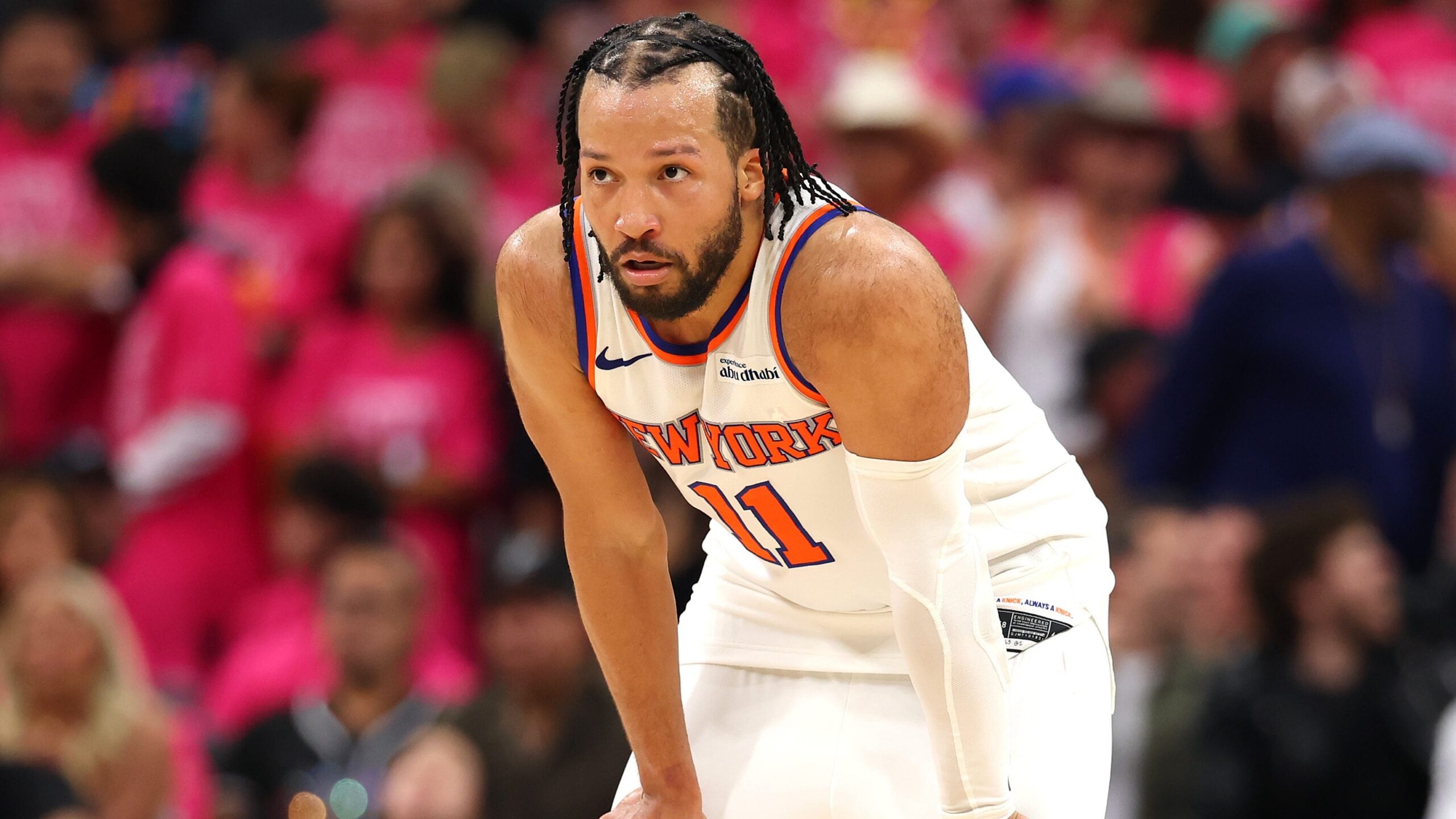 Brunson lidera a los Knicks en los minutos finales para vencer a los Spurs en el Juego 1
