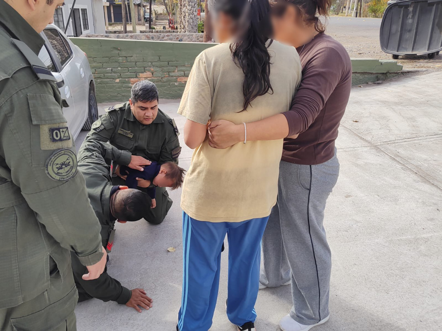 Gendarmes realizaron la maniobra Heimlich a un menor en Mendoza, Argentina