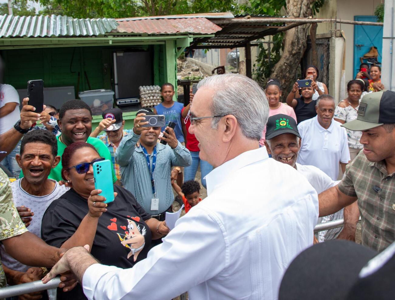 Presidente Abinader inaugurará dos carreteras y un techado escolar en la provincia de Monte Plata, República Dominicana