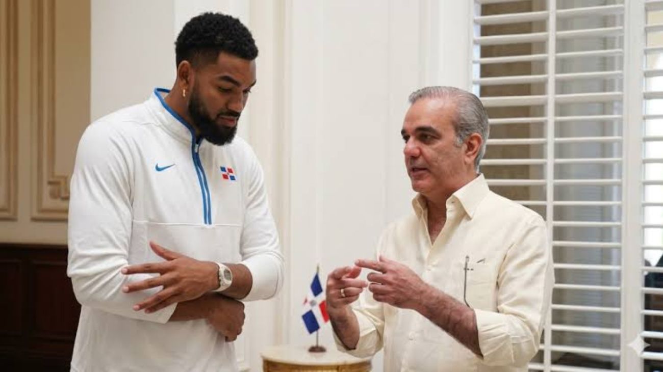 Presidente Abinader felicita a Karl-Anthony Towns tras ganar el campeonato de la NBA