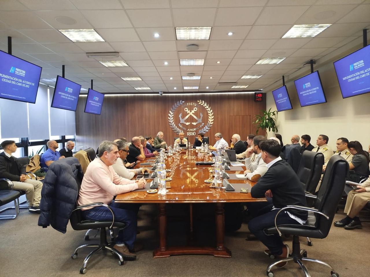 Prefectura presentó al sector pesquero los lineamientos de la nueva normativa internacional de seguridad marítima