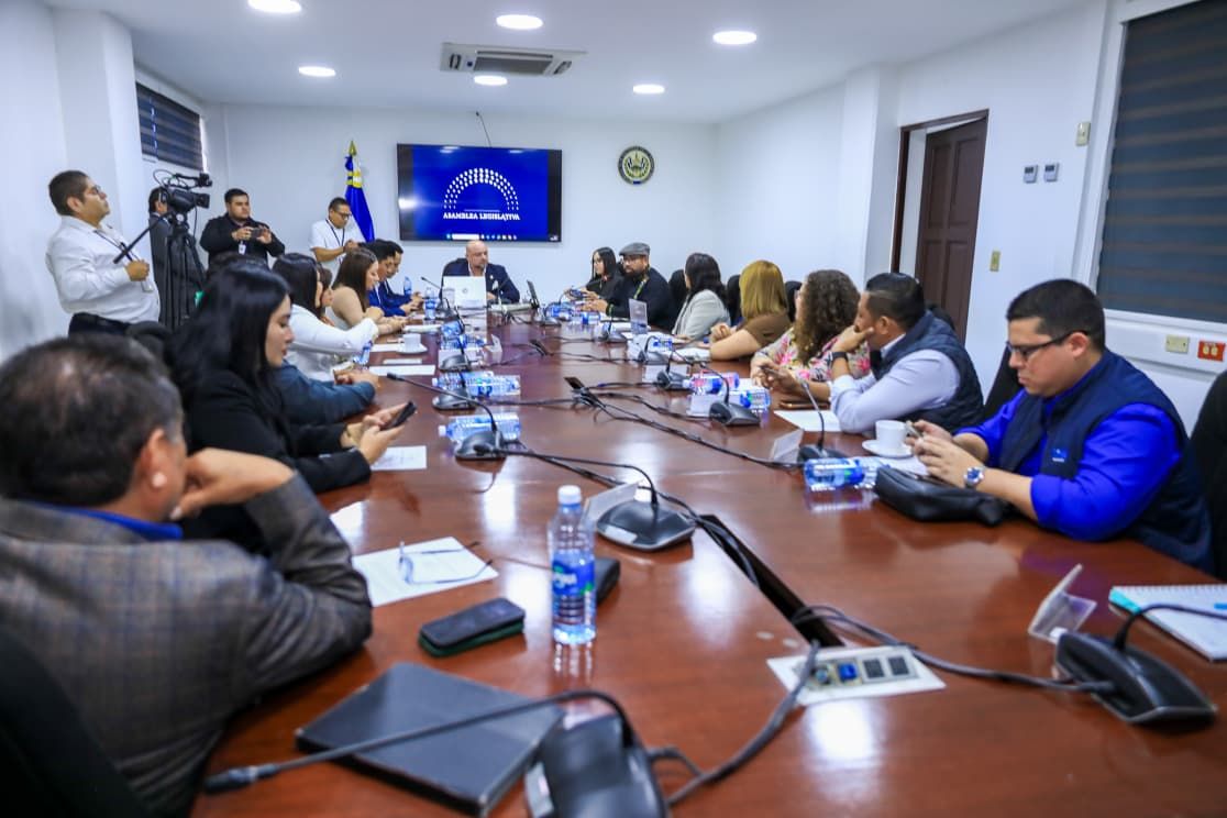 Comisión respalda ampliar el periodo de autonomía de la Autoridad Salvadoreña de Economía Azul