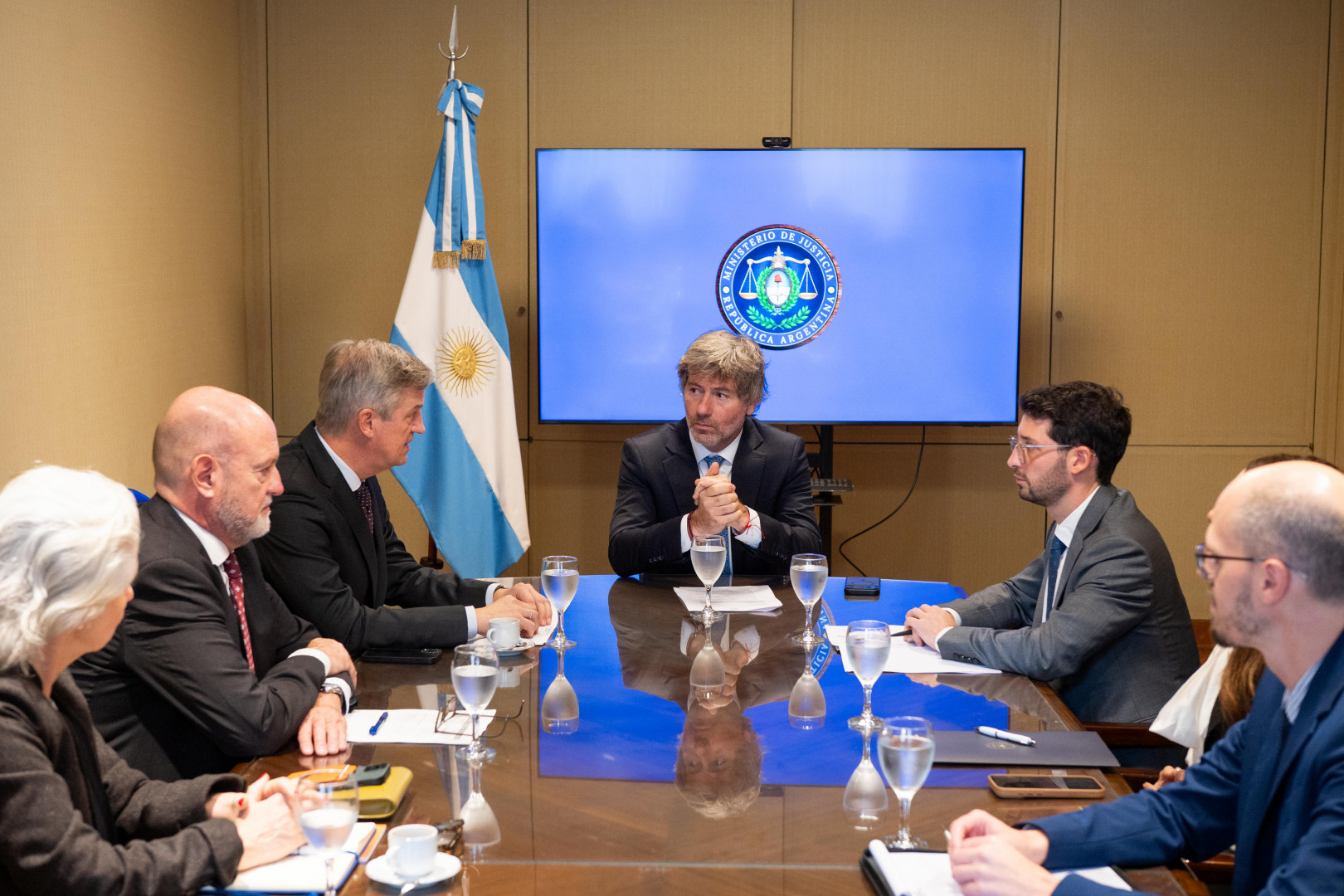 El ministro de Justicia se reunió con el embajador de la Unión Europea Erik Høeg