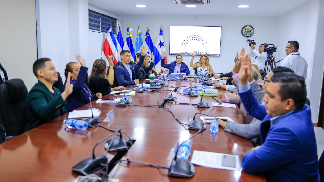 Acuerdo de cooperación para el desarrollo de comunidades vinculadas al sector pesquero
