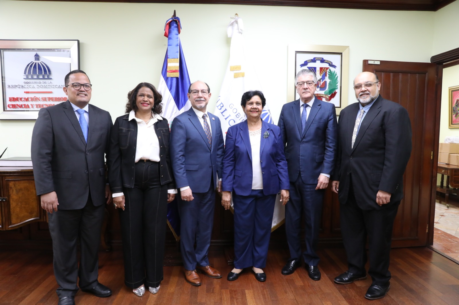 Mescyt y la Universidad Albizu impulsan acuerdo para apoyar rehabilitación de reclusos
