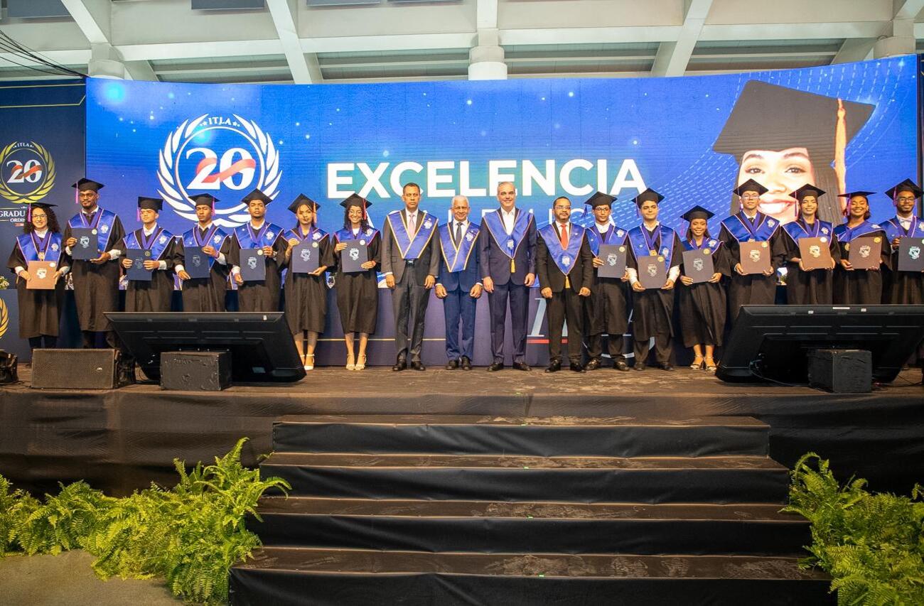 Abinader encabeza la vigésima graduación ordinaria del ITLA con 642 nuevos profesionales