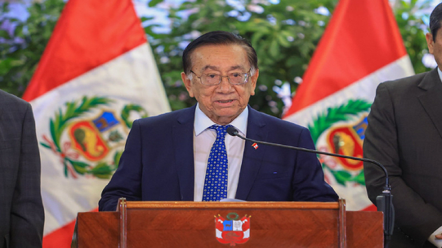 Presidente Balcázar posterga viaje a Roma para coordinar acciones por la paz social y la estabilidad del país
