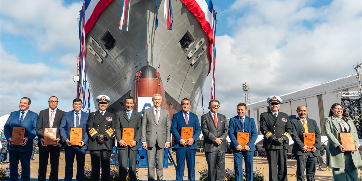 Presidente de la República participa en el lanzamiento al mar del LPD 93 Magallanes, hito de la construcción naval nacional Presidente de la República participa en el lanzamiento al mar del LPD 93 Magallanes, hito de la construcción naval nacional