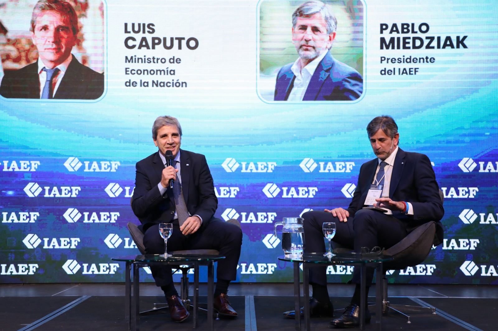 Luis Caputo afirma que la economía crecerá fuertemente en 2027 y que la inflación irá a la baja