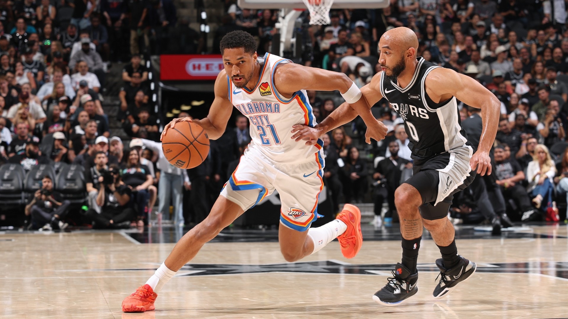 Atlanta, Georgia, Estados Unidos: Hawks de Atlanta adquieren al escolta Aaron Wiggins procedente del Thunder de Oklahoma City