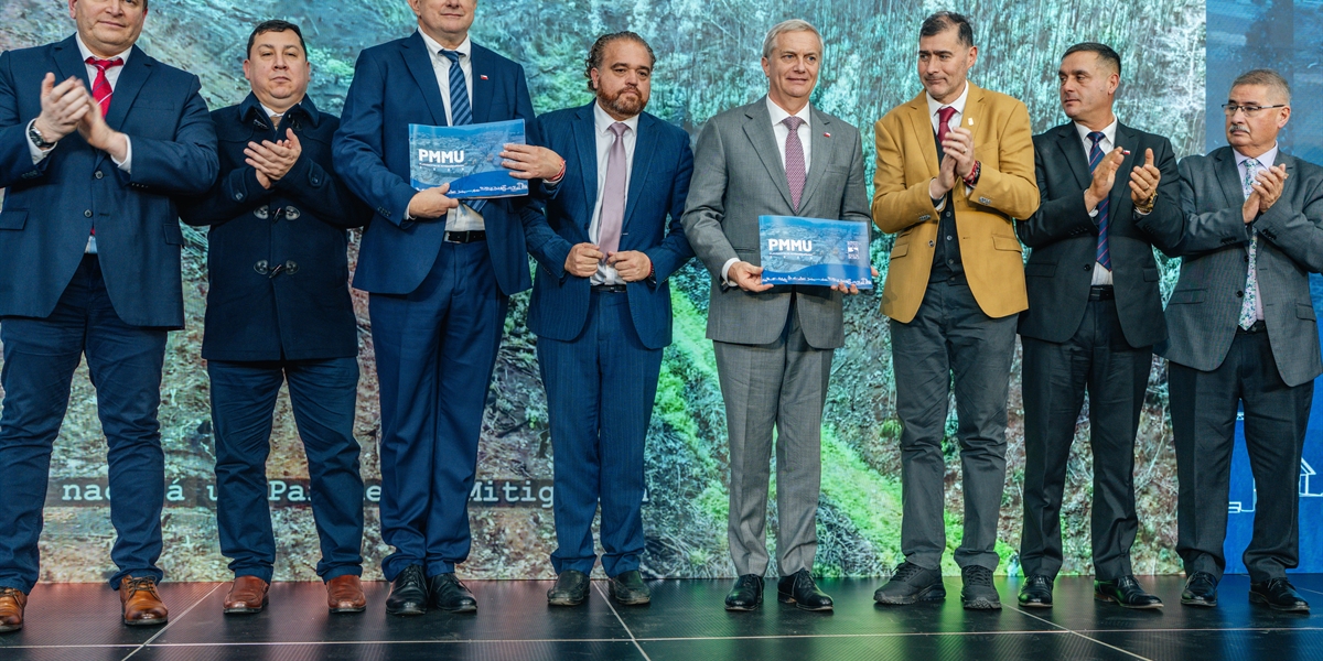 Presidente de la República recibe Plan Maestro de Mitigación Urbana para fortalecer la reconstrucción y resiliencia de la Región del Biobío, Chile Presidente de la República recibe Plan Maestro de Mitigación Urbana para fortalecer la reconstrucción y resiliencia de la Región del Biobío, Chile