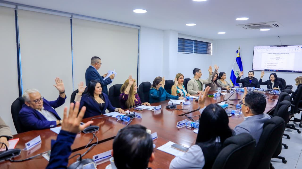 Apoyan iniciativa para declarar el 20 de mayo como Día del Mercadólogo Salvadoreño