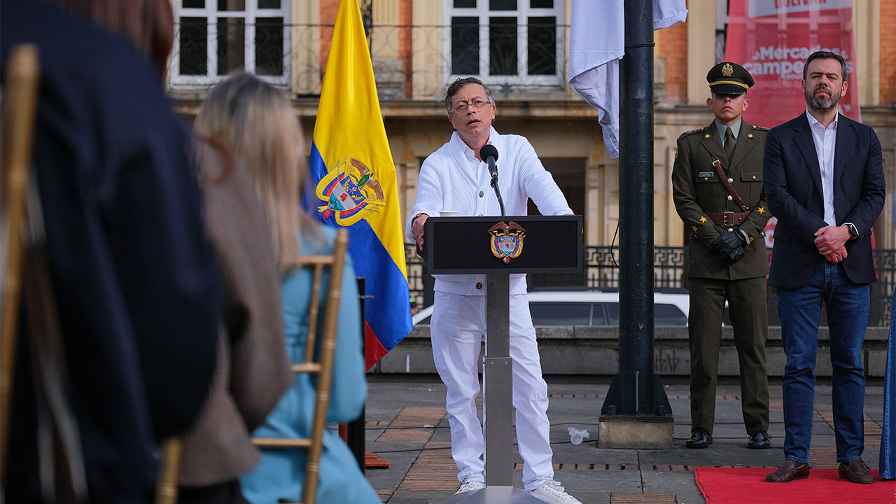 Gustavo Petro hizo un llamado a votar con libertad y sin presiones en la apertura de las elecciones