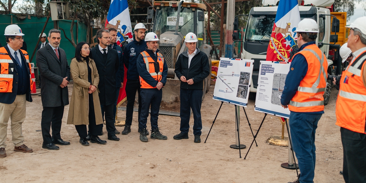 Presidente de Chile José Antonio Kast inspecciona obras de mejoramiento del Canal Santa Marta en Maipú, Chile