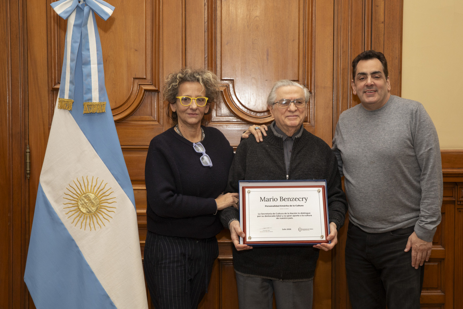 Mario Benzecry recibió la distinción de Personalidad Emérita de la Cultura
