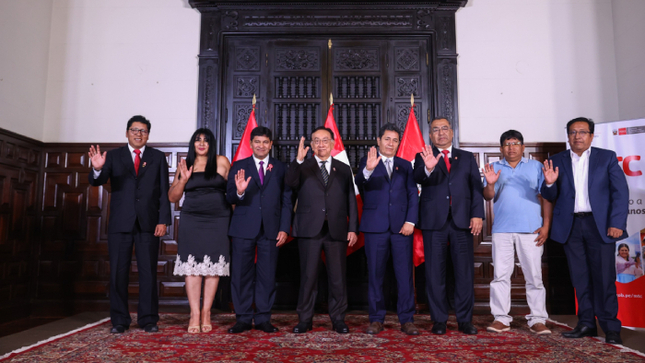 Presidente Balcázar de Perú afirma que se destrabaron obras para impulsar el desarrollo del sur