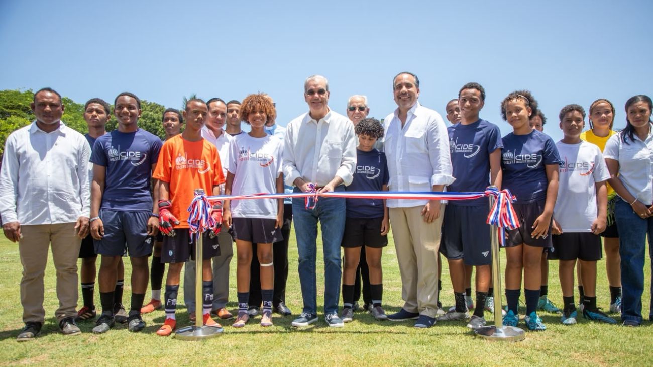 Presidente Abinader, de República Dominicana, entrega Centro de Iniciación Deportiva en el Hogar Escuela Santo Domingo Savio