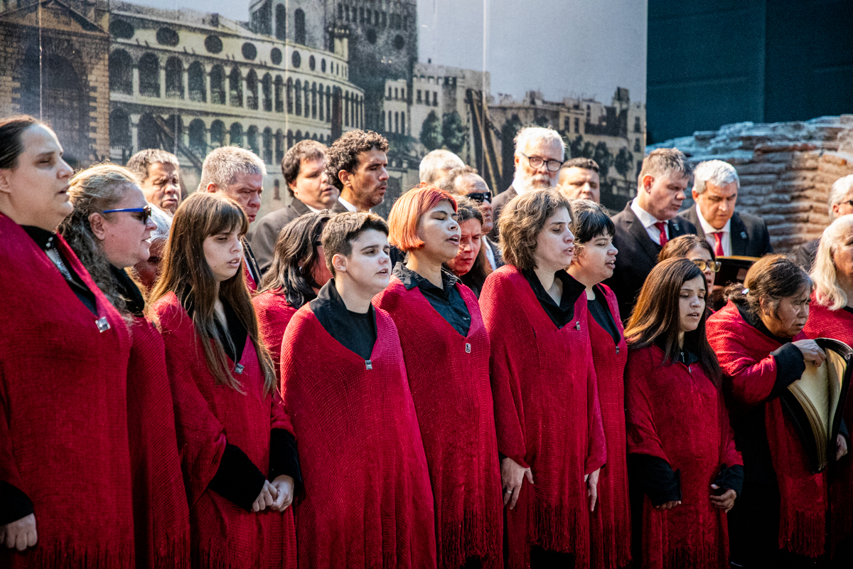 Ecos de la identidad: un viaje musical por la historia y la memoria