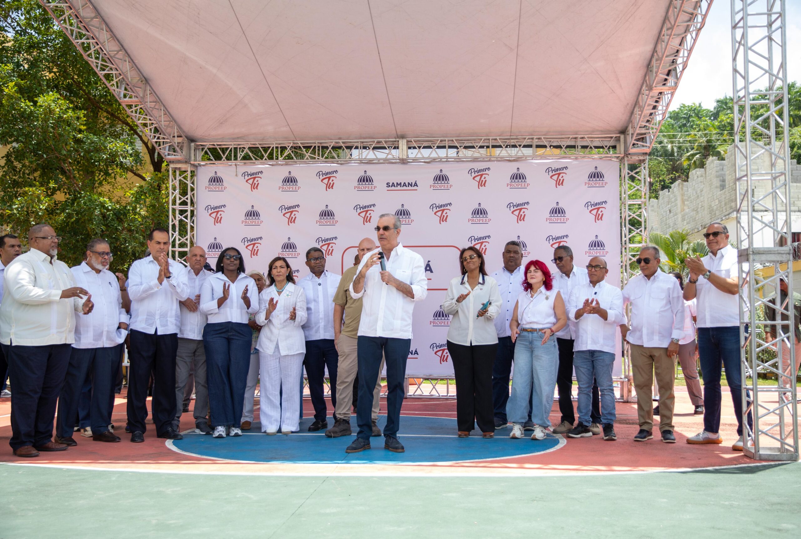 Presidente Abinader destaca transformación de Samaná, República Dominicana, con nuevas obras, titulación de terrenos e inclusión social