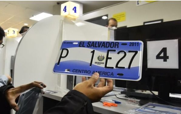 Asamblea extiende validez de placas vehiculares hasta agosto de 2027