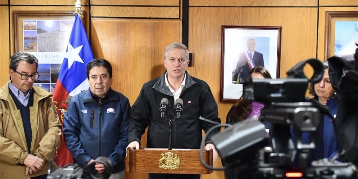 Presidente Kast de Chile encabeza reunión de mesa técnica y entrega balance de los efectos del sistema frontal en la Región de Atacama, Chile Presidente Kast de Chile encabeza reunión de mesa técnica y entrega balance de los efectos del sistema frontal en la Región de Atacama, Chile