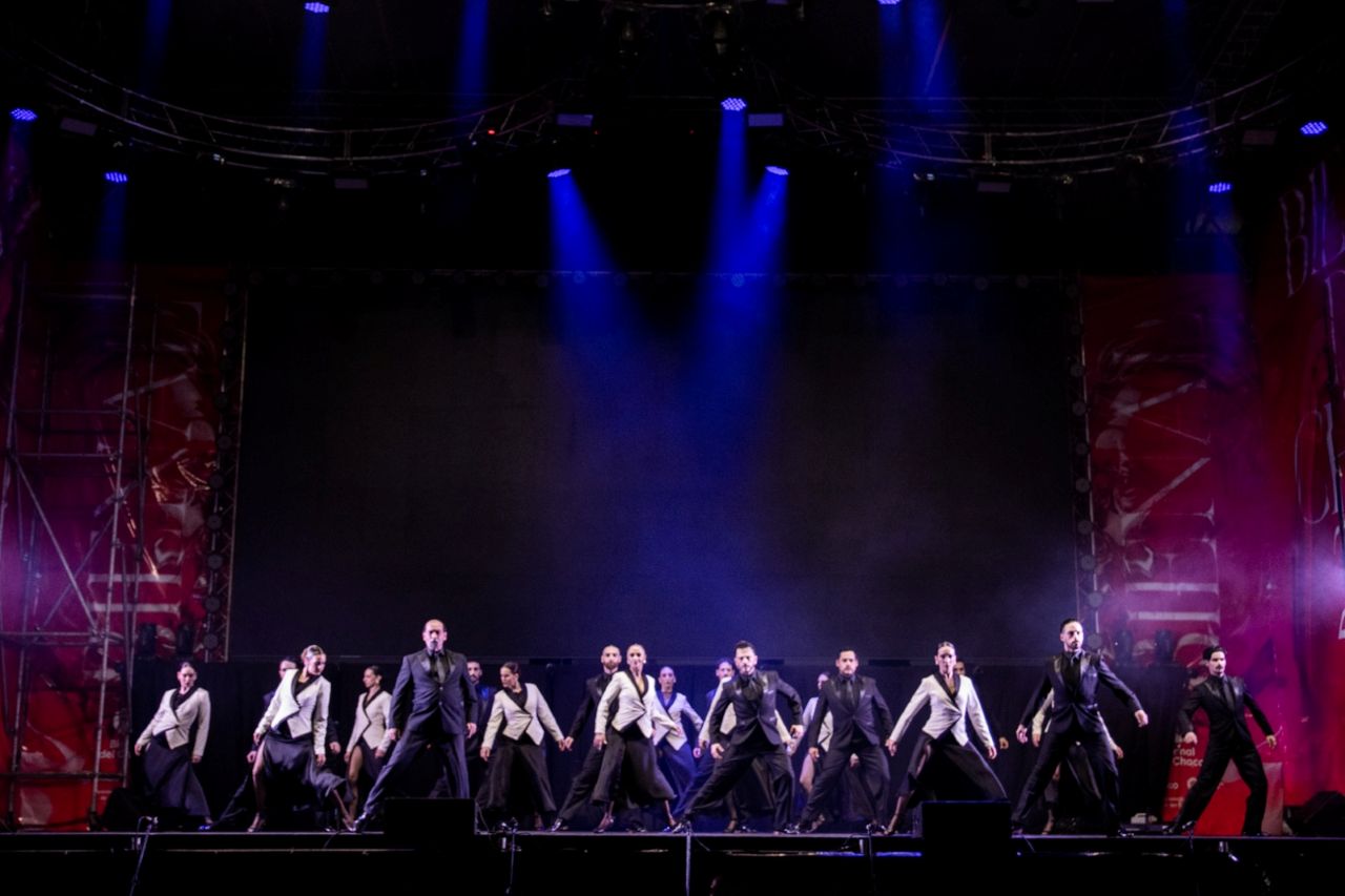 El Ballet Folklórico Nacional participó en la Bienal de Escultura del Chaco, Argentina