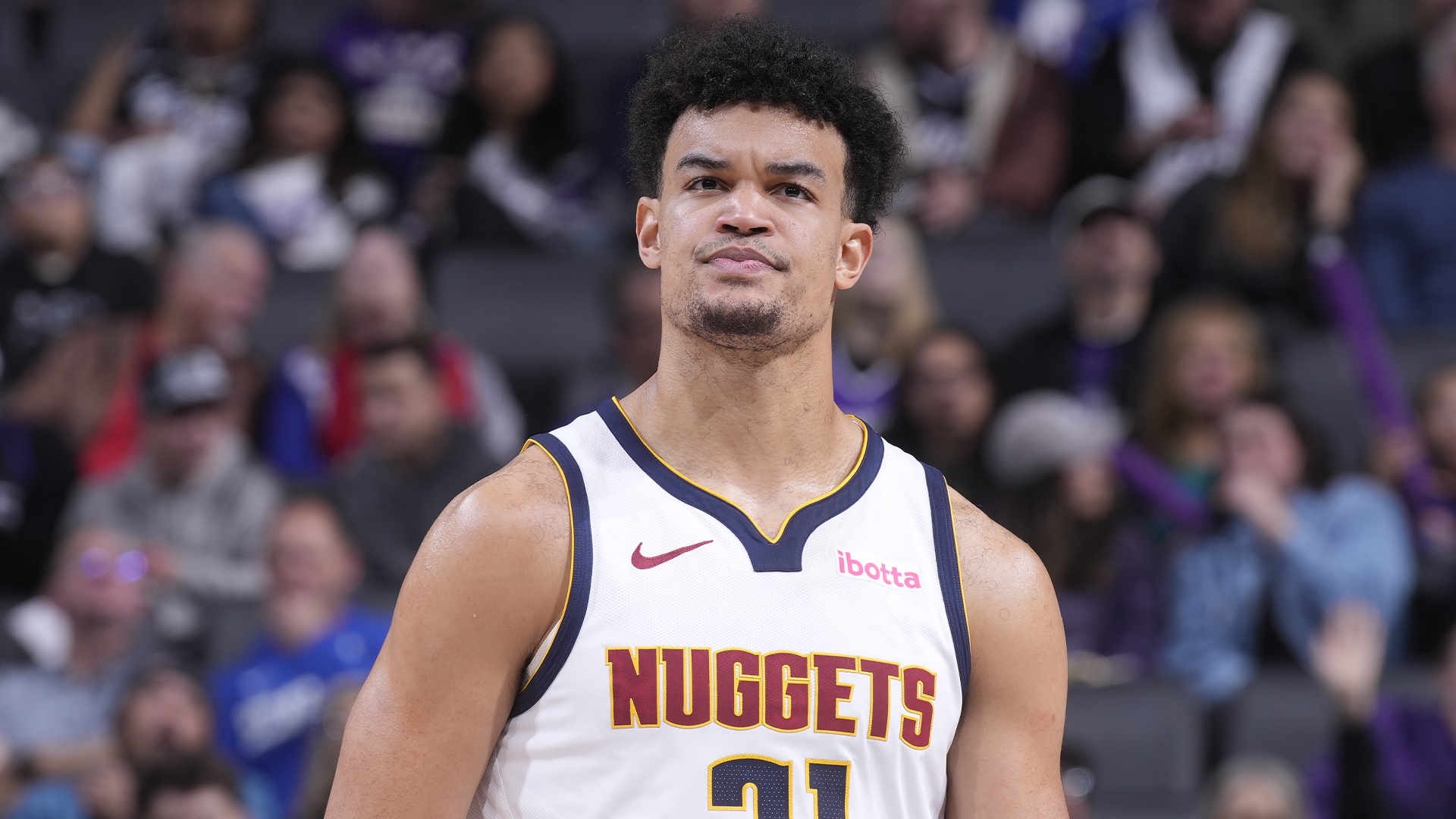 Spencer Jones firma una oferta con los Thunder