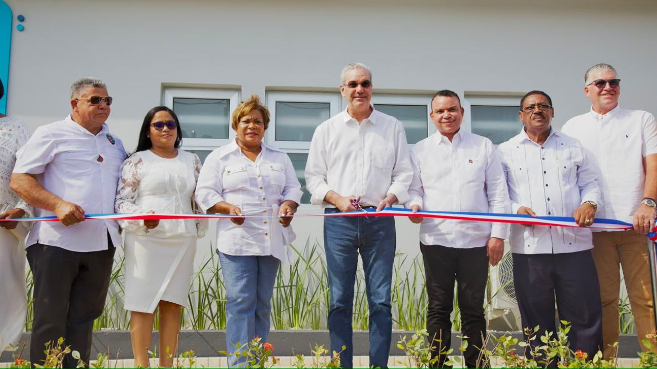 Presidente Abinader de República Dominicana inaugura Hospital Hacienda Estrella renovado