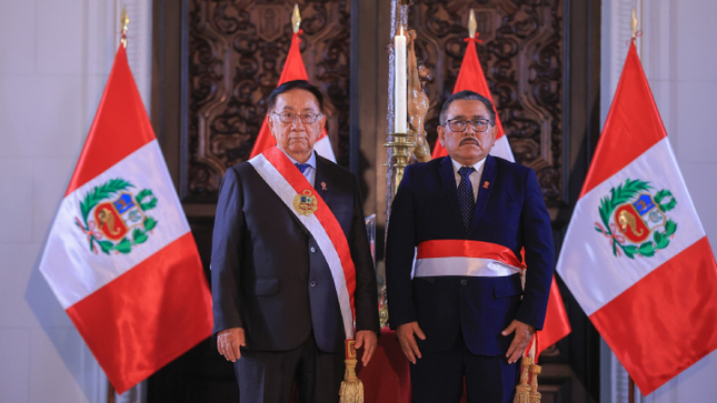 Balcázar juramenta a Jorge Marticorena Mendoza como nuevo ministro de Educación