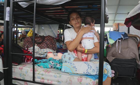 Las mujeres siguen enfrentando graves riesgos en Venezuela un mes después del terremoto