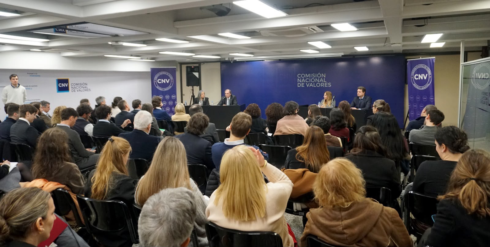 Reunión con los principales estudios jurídicos para fortalecer las buenas prácticas en la colocación primaria de valores negociables