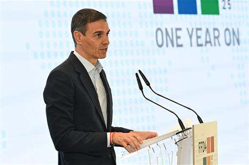 Pedro Sánchez inaugura la sede de ONU Turismo en el Palacio de Congresos de Madrid, España, en el primer aniversario de la Conferencia de Sevilla, España