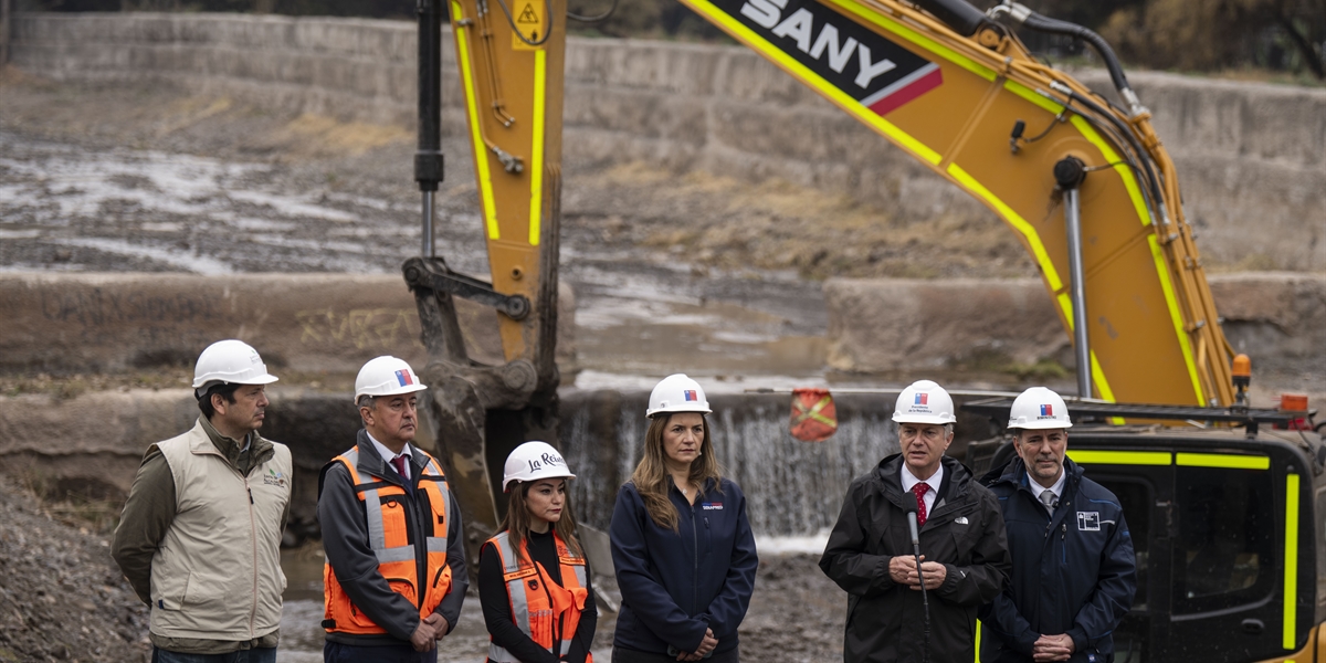 Presidente de Chile Kast inspecciona medidas preventivas en la Quebrada de Ramón, Chile
