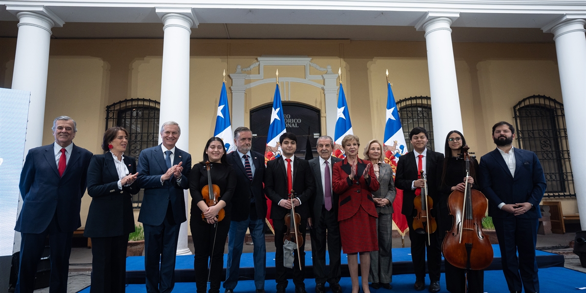 José Antonio Kast afirma en ceremonia por los 200 años de la Presidencia de la República que portar la piocha de O'Higgins es un gran honor y una tremenda responsabilidad José Antonio Kast afirma en ceremonia por los 200 años de la Presidencia de la República que portar la piocha de O'Higgins es un gran honor y una tremenda responsabilidad