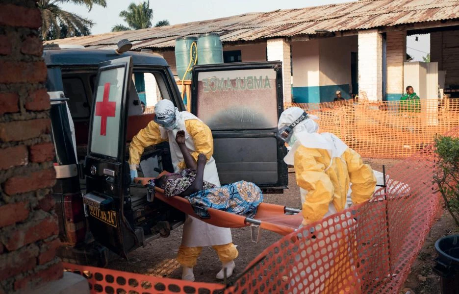 Ébola se propaga a ritmo sin precedentes dos meses después de declararse la epidemia en la RDC
