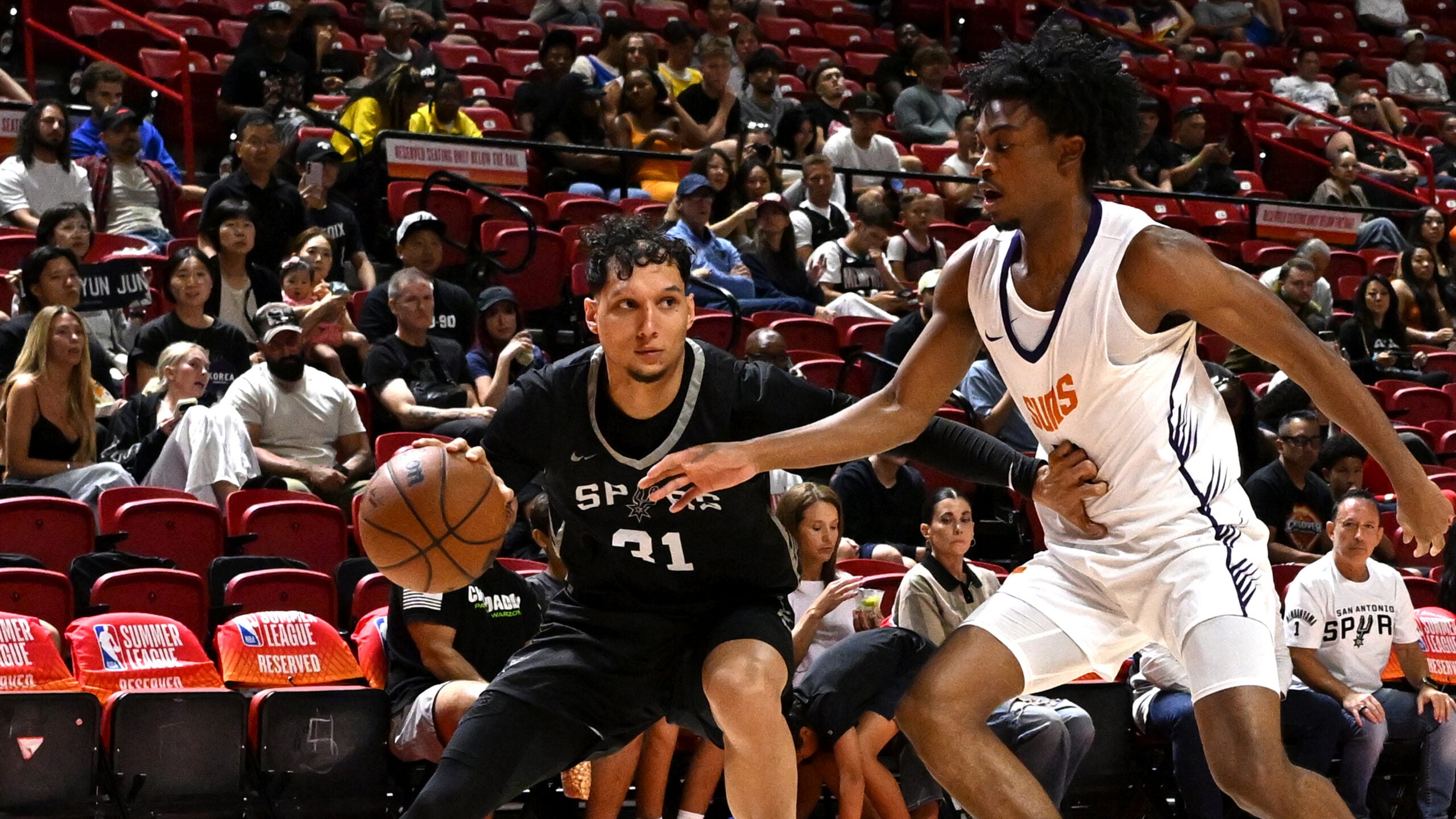 Spurs vencen a Suns en la Summer League