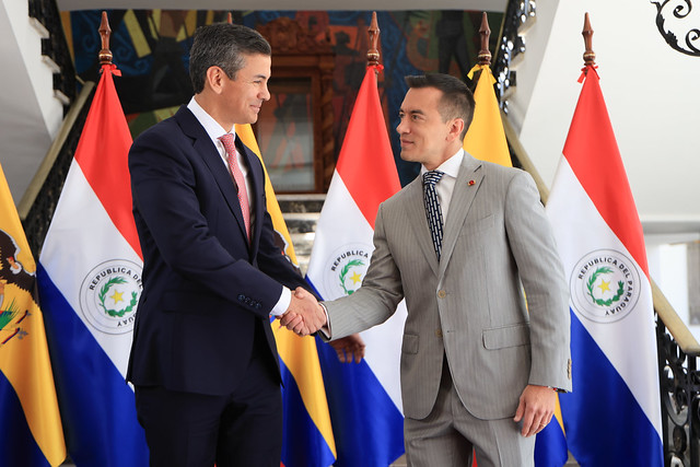 Daniel Noboa, de Ecuador, y Santiago Peña, de Paraguay firman acuerdos bilaterales