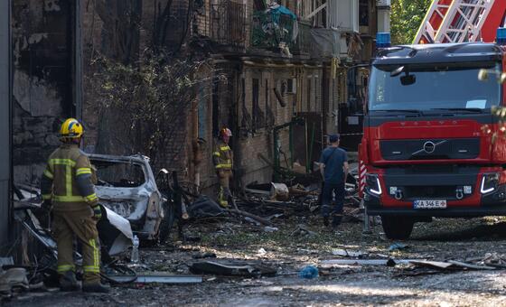 Los ataques empeoran mientras los mortales bombardeos nocturnos rusos golpean Ucrania