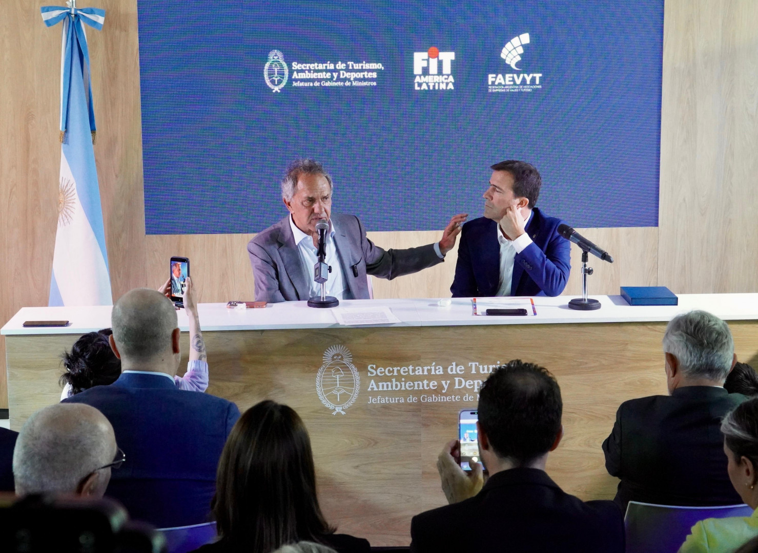 Más de 143 mil personas visitaron la Feria Internacional de Turismo