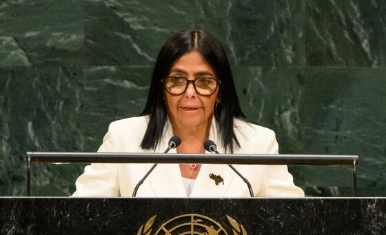 Delcy Rodríguez anuncia una transformación democrática y promete elecciones