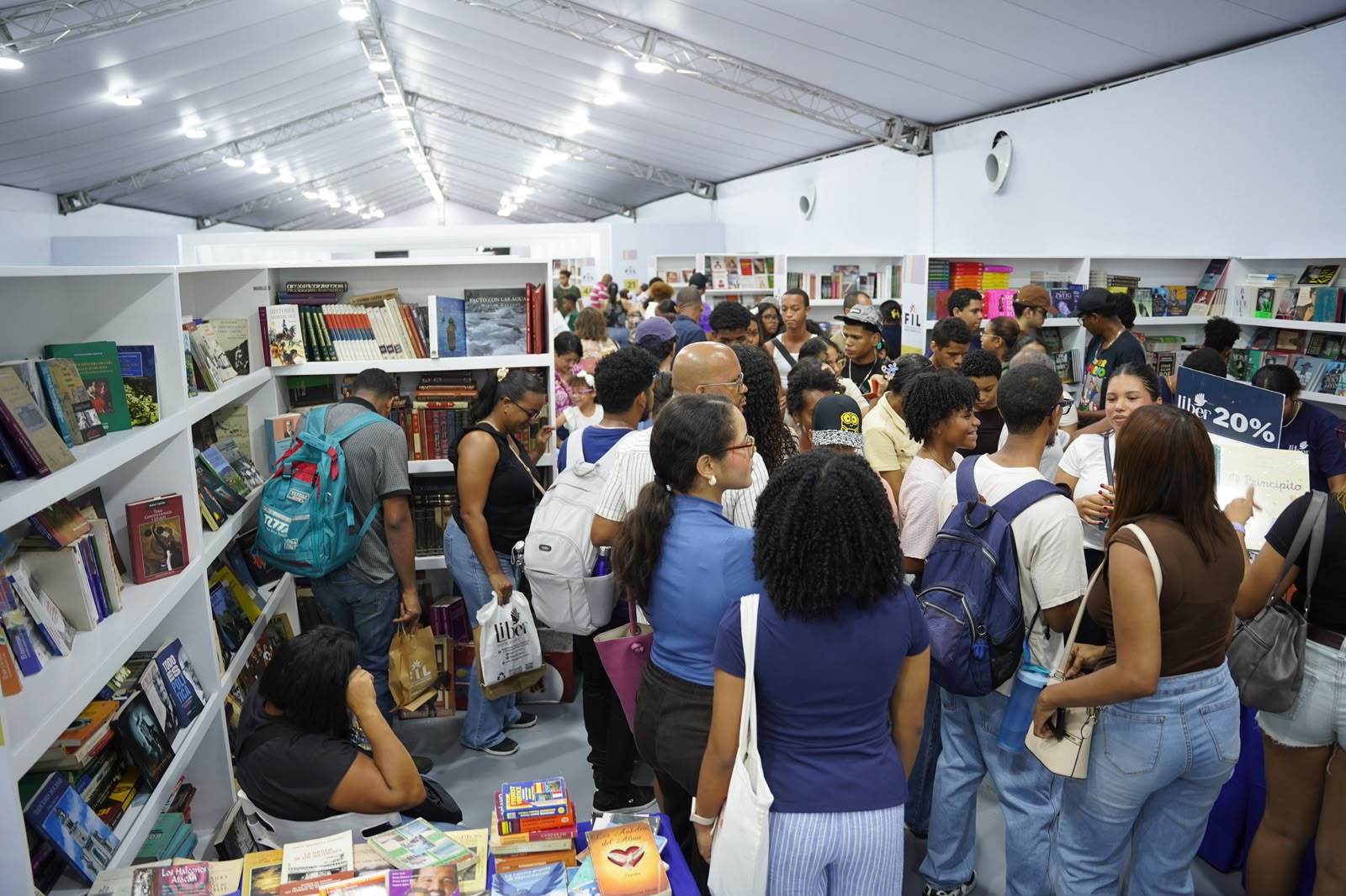 Gran asistencia marca el primer día de la Feria Internacional del Libro de Santo Domingo, República Dominicana