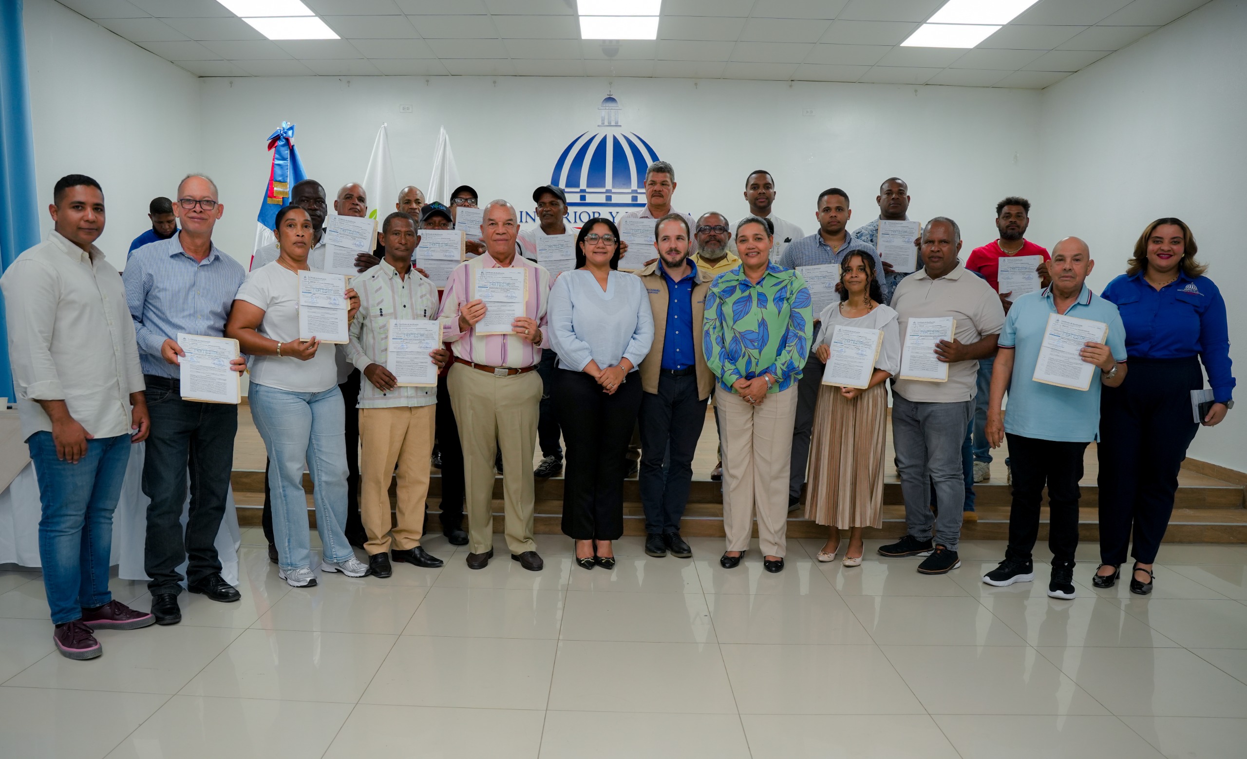 Bonos por más de RD 20 millones benefician a 29 productores para riego y energía fotovoltaica