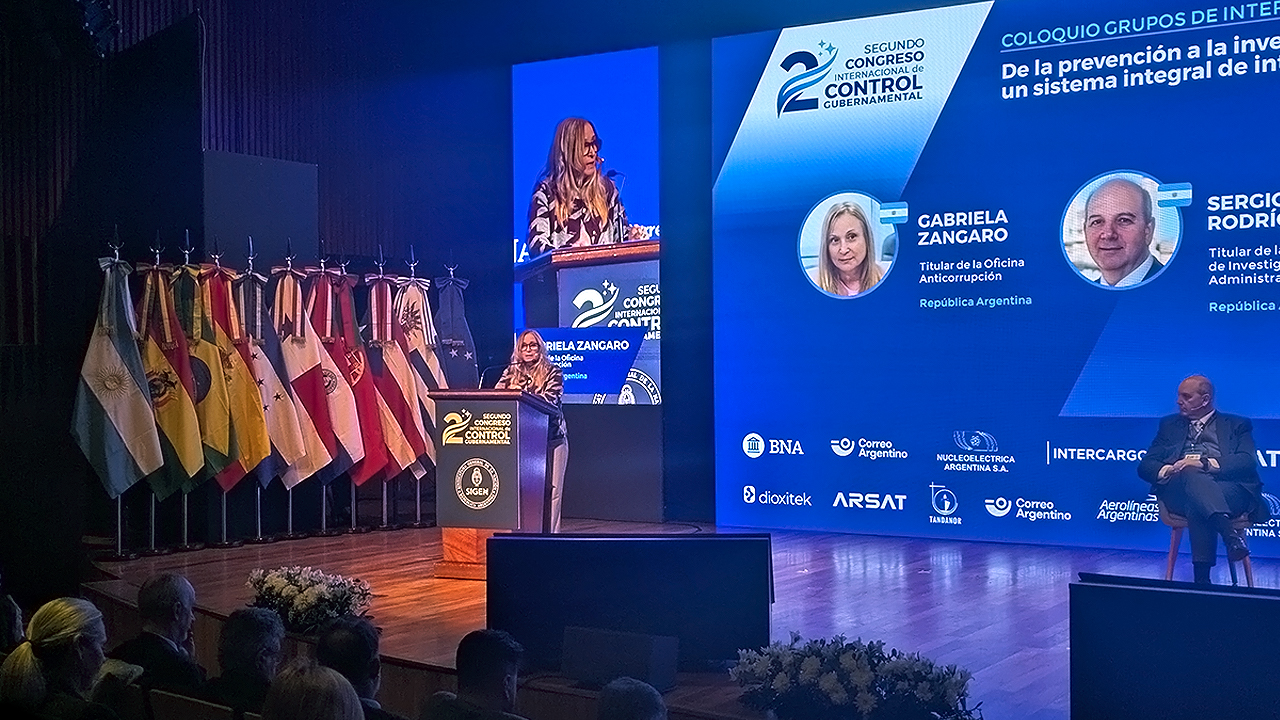 La titular de la OA disertó en el Segundo Congreso Internacional de Control Gubernamental